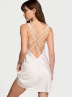 Атласний пеньюар Victoria's Secret Scattered Shine Strap Satin Strappy-Back — изображение 2